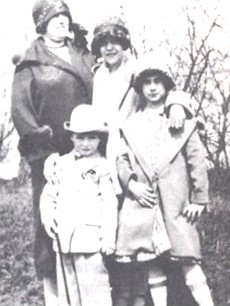 Family photograph of Grace Budd published with contemporary case reporting in December 1934
