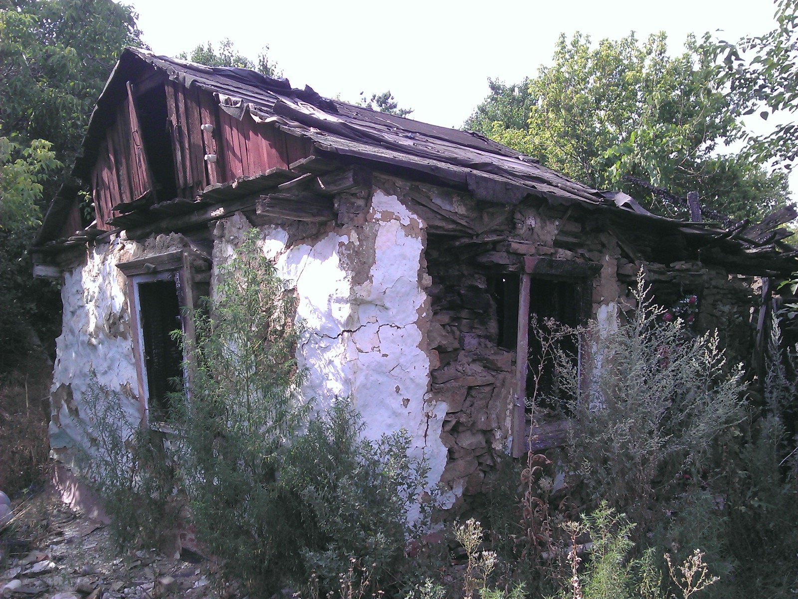 Ruins of the house at 26 Mezhevoy Lane in Shakhty, identified as the location of Chikatilo's first murder