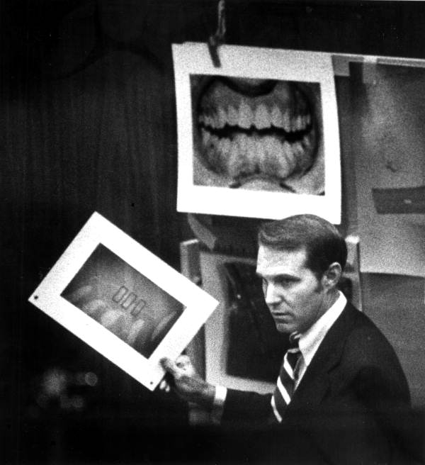 Forensic odontologist Richard Souviron presenting dental evidence at Bundy's Florida trial in May 1979